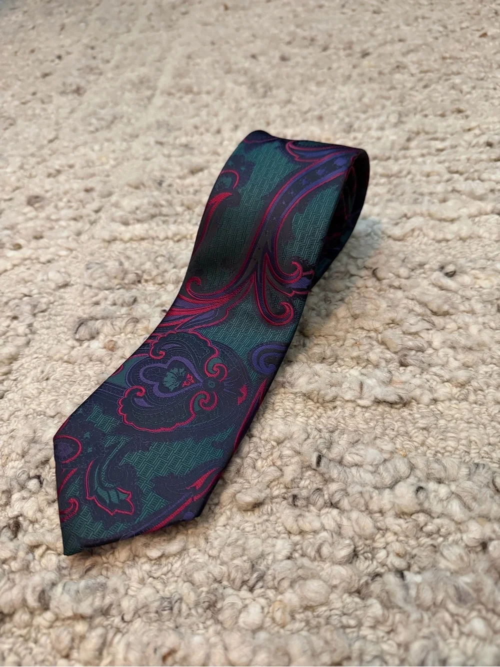 Men's Dark Green Paisley Silk Tie with Burgundy Accents